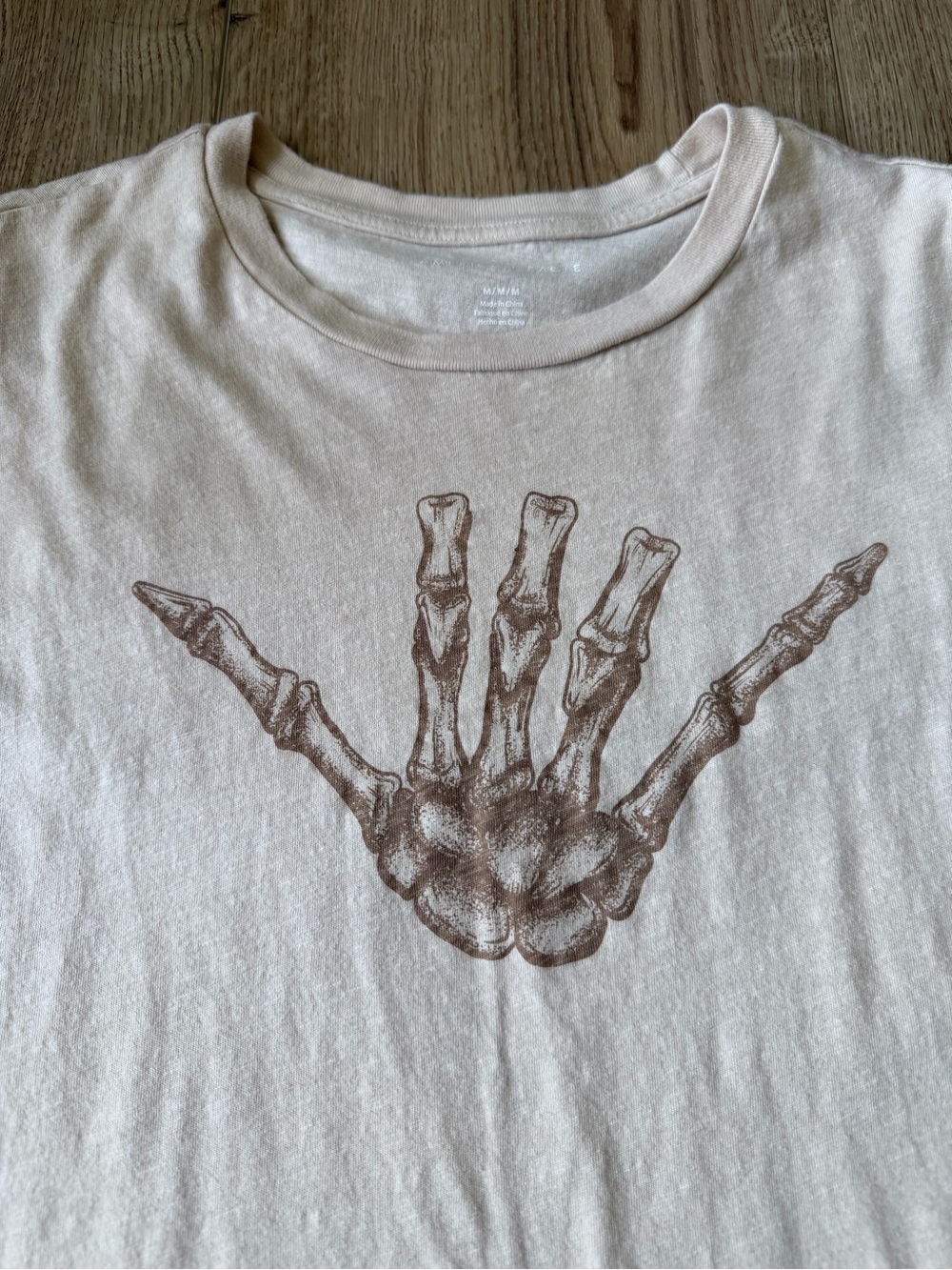 American Eagle Cream Crewneck Tee - Picture 2 of 5